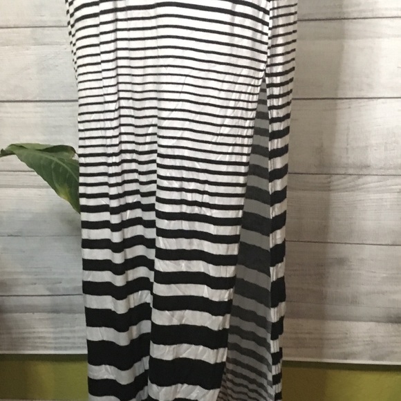 Maxi Dress Black White Stripes - Picture 2 of 4